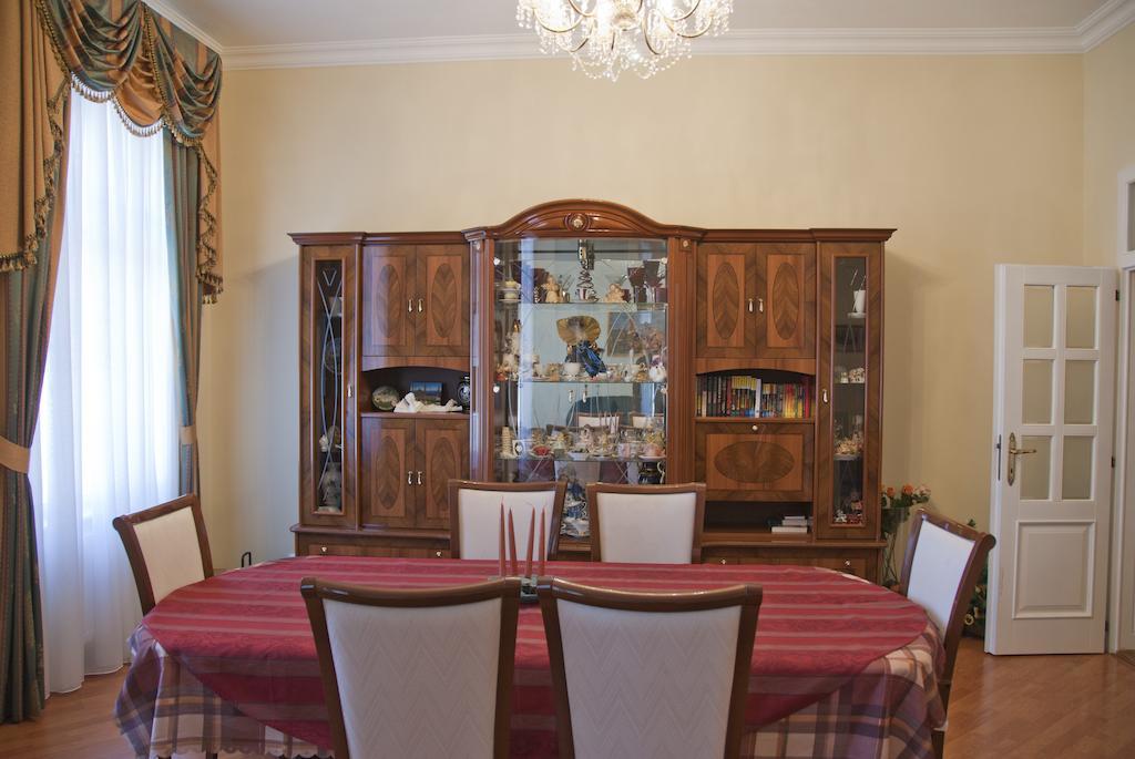 קרלובי וארי Apartman Na Zahradni חדר תמונה