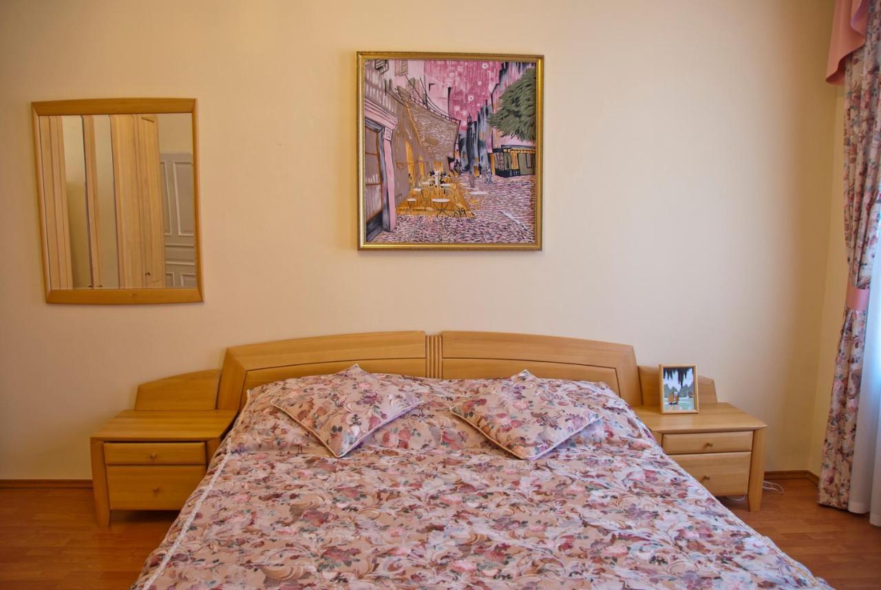 קרלובי וארי Apartman Na Zahradni מראה חיצוני תמונה